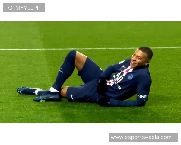 《疯狂足球球星合影:群星云集瞬间定格,历史经典再现绿茵场》 《疯狂足球球星合影:群星云集瞬间定格,历史经典再现绿茵场》