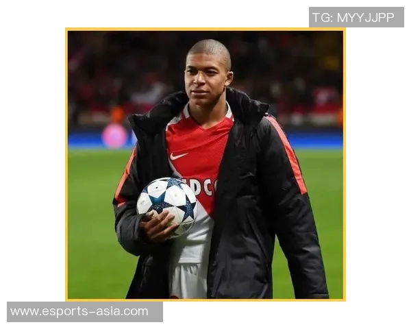 足球传奇之路:全球顶级球星的风采与成就解析 足球传奇之路:全球顶级球星的风采与成就解析