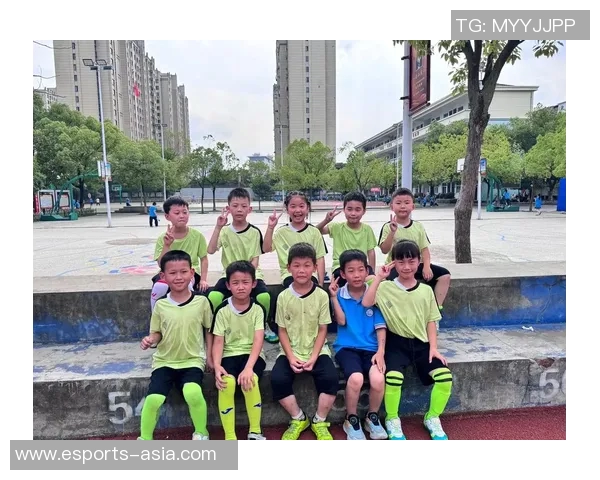 从足球星星起点出发描绘绿茵梦想与青春激情的全新旅程 从足球星星起点出发描绘绿茵梦想与青春激情的全新旅程