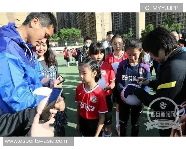 足球球星积极捐款助力公益事业 用行动诠释社会责任与大爱精神 足球球星积极捐款助力公益事业 用行动诠释社会责任与大爱精神